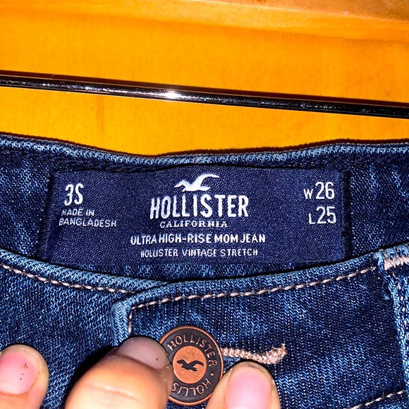 Hollister Ultra High Waist Mom Jean Medium Wash - Picture 7 of 9